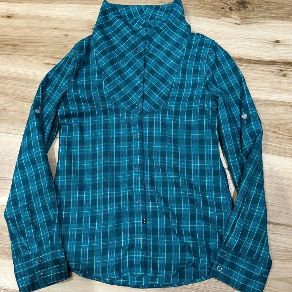 Oakley Cairn Flannel Blue Green Button Up Shirt Women’s XS